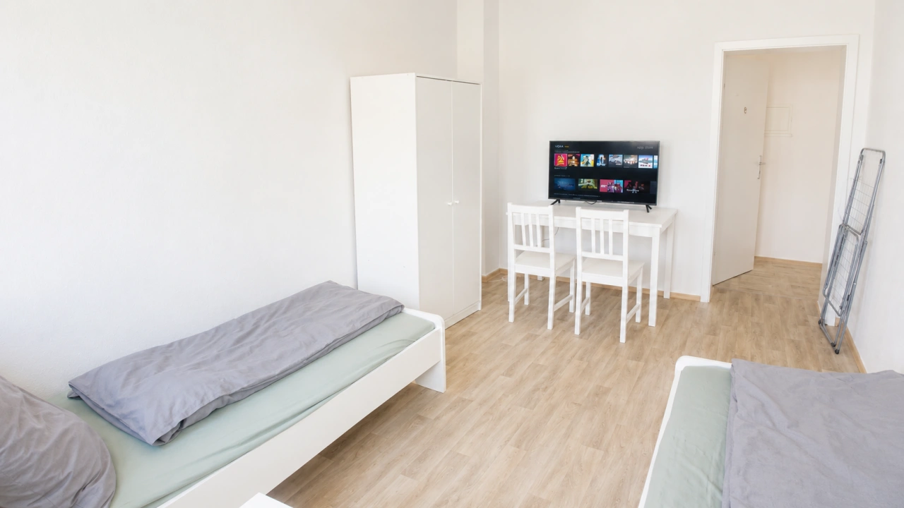 Weißenfels 4 - Schlafzimmer 2 Fernseher