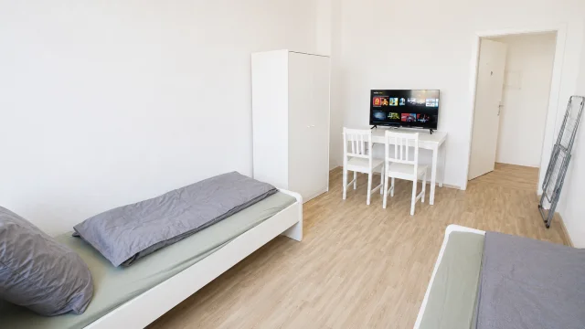 Weißenfels 5 - Schlafzimmer 2 Fernseher