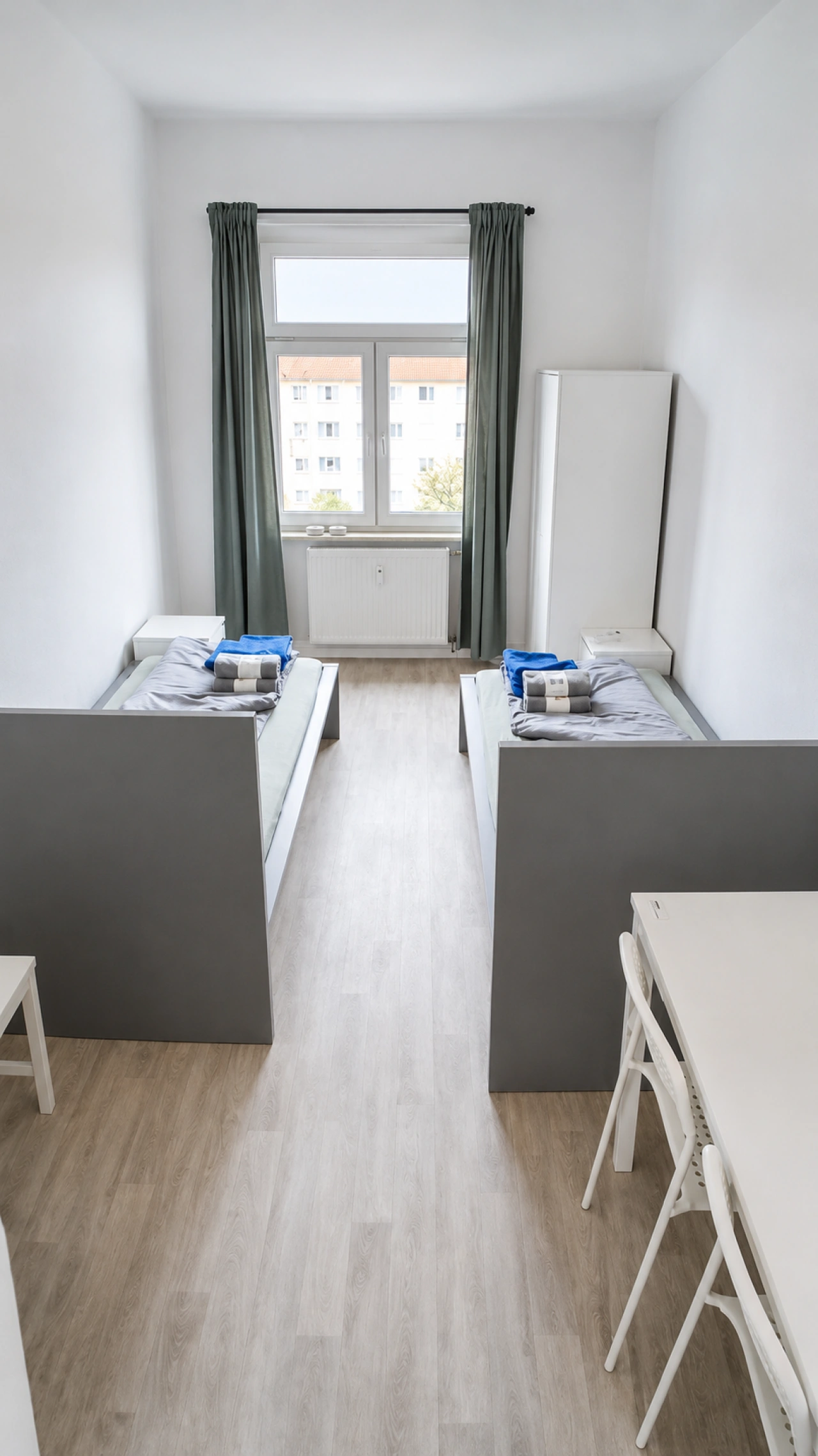 Weißenfels 7 - Schlafzimmer 2 Tisch