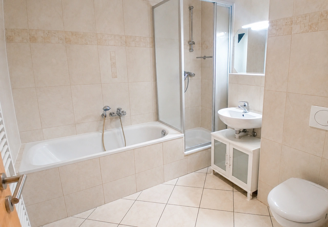 Jesewitz 1 - Badezimmer Breit